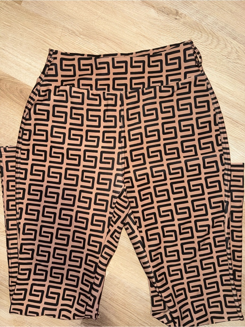 High-Rise Geometric Print Bike Shorts in Brown/Black